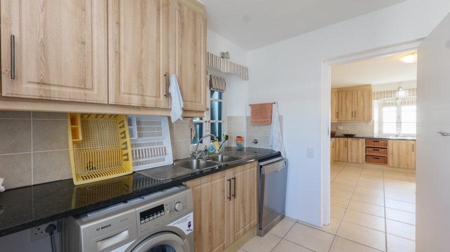 5 Bedroom Property for Sale in Struisbaai Western Cape